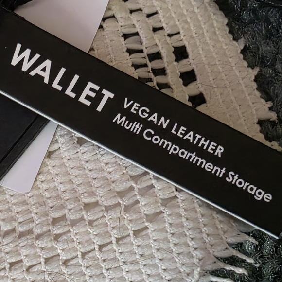 Ed Hardy Black Heart Design Women's Bag - Picture 3 of 6